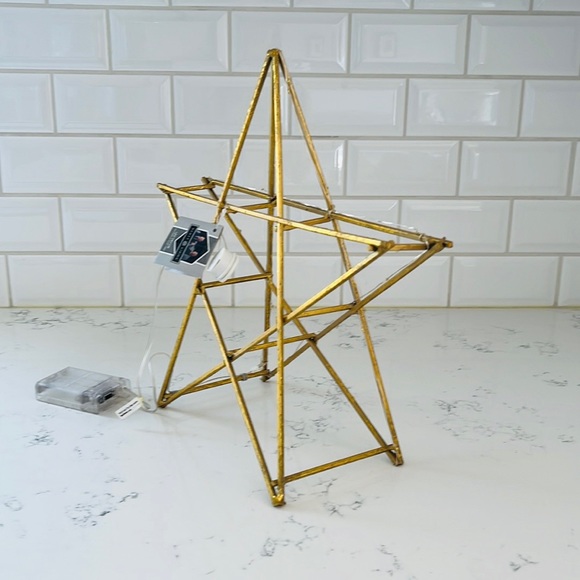 Scott Living Luxe Metal LED Star Table Decor - Picture 6 of 15